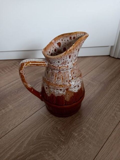 Pichet 1 litre en faence marron 15 Villiers (86)