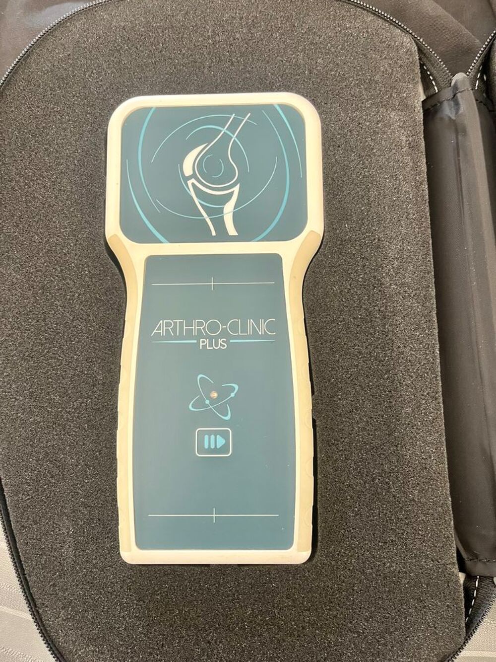 ARTHROCLINIC PLUS Appareil de magn&eacute;toth&eacute;rapie + pochette Sports
