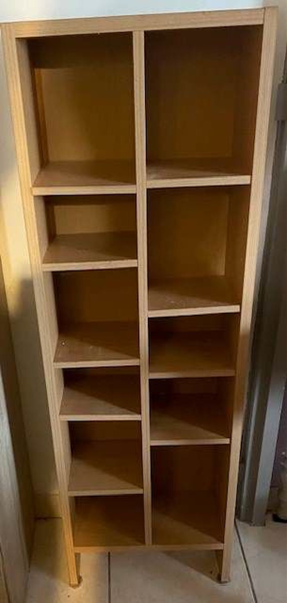 ETAGERE DE RANGEMENT LIVRES, CD OU AUTRES
Meubles