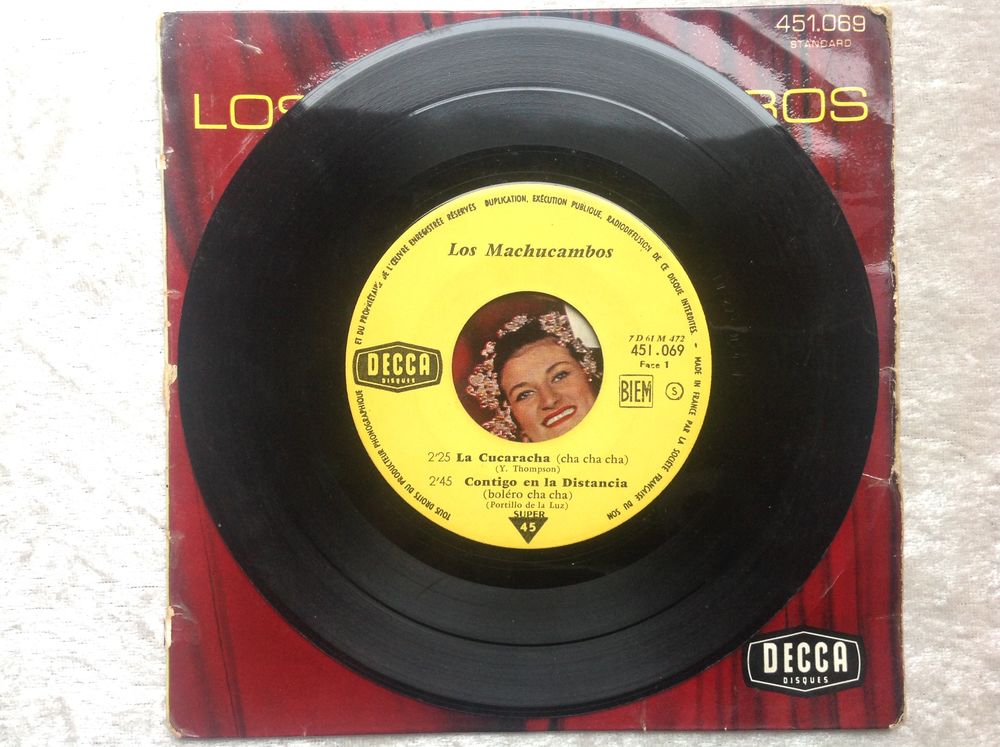 LOS MUCHUCAMBOS LA CUCARACHA CD et vinyles