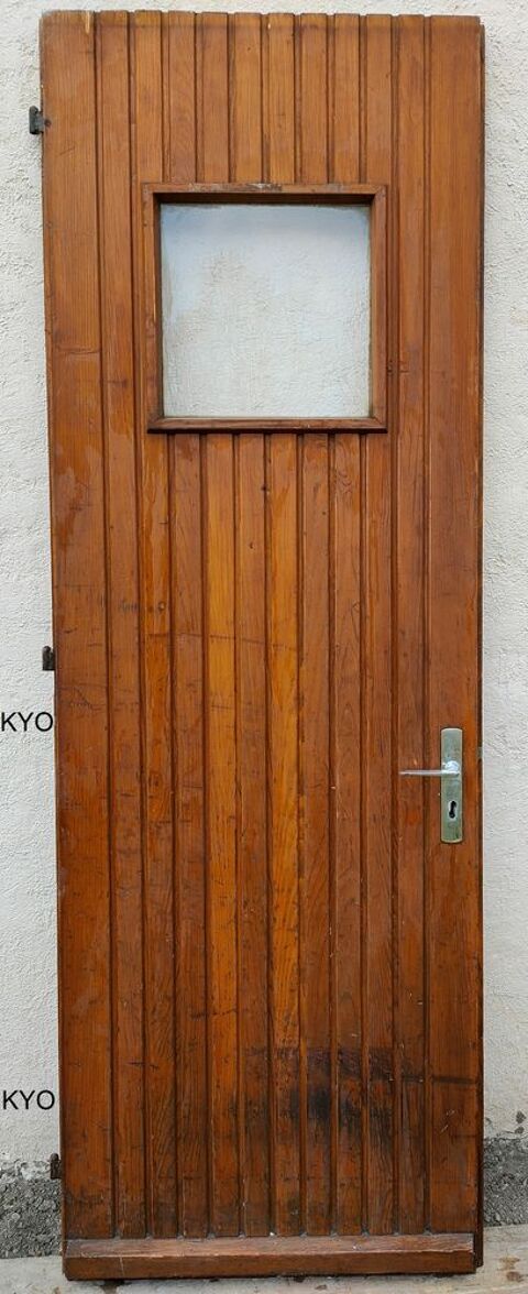 Porte d'entrée, extérieur bois massif, gauche poussant,vitre 114 Foncine-le-Haut (39)