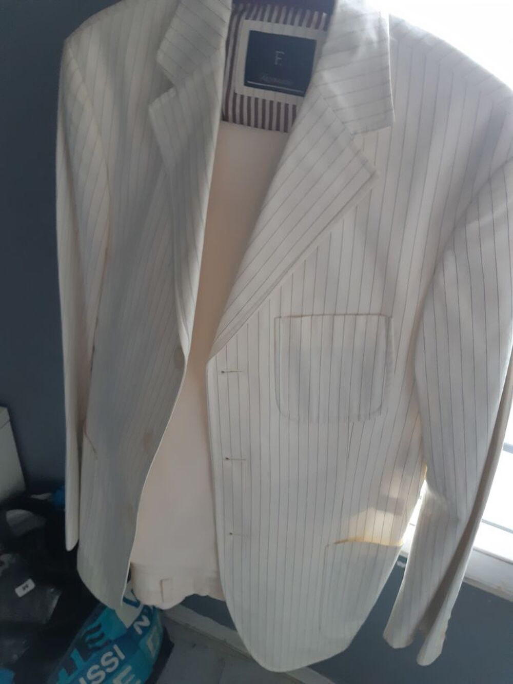 tres beau costume de la marque FACONNABLE Vêtements
