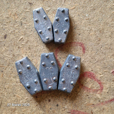 Lot de plomb hexagonaux avec des poids diffrents , pour la 6 Saumur (49)