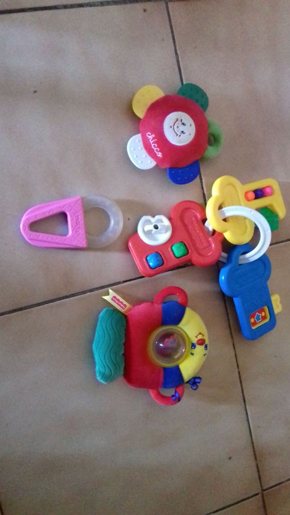 Lot de jeux pour b&eacute;b&eacute; 1er &acirc;ge
Jeux / jouets