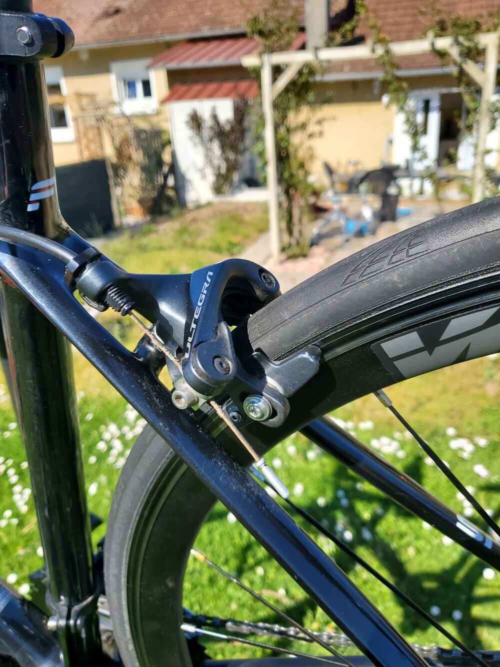 Velo FOCUS tout carbone shimano ULTEGRA
avec accessoires
Vélos