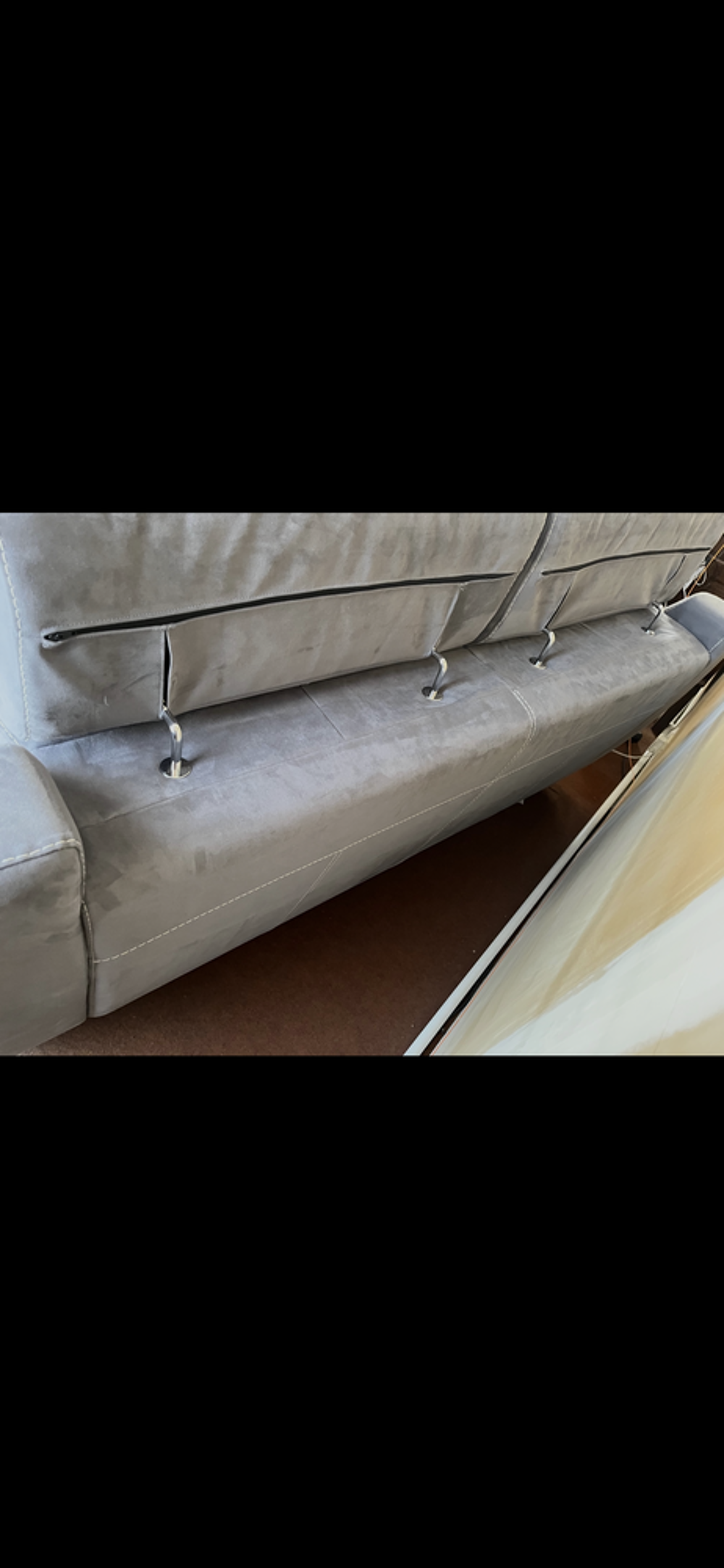 Canap&eacute; et deux fauteuils Mobilier de France Meubles