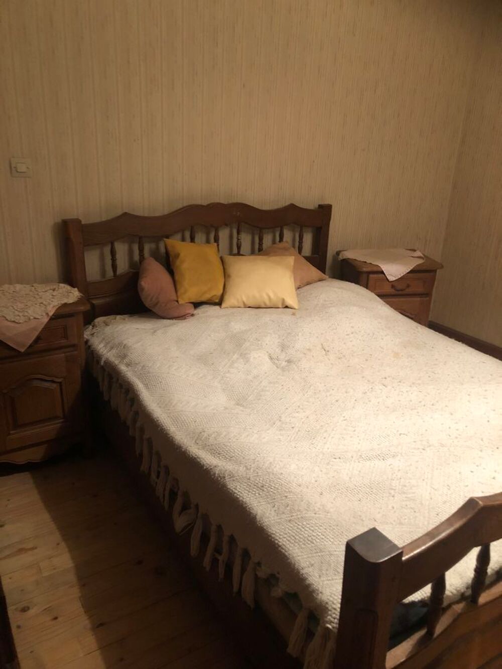 Chambre &agrave; coucher en ch&ecirc;ne massif Meubles