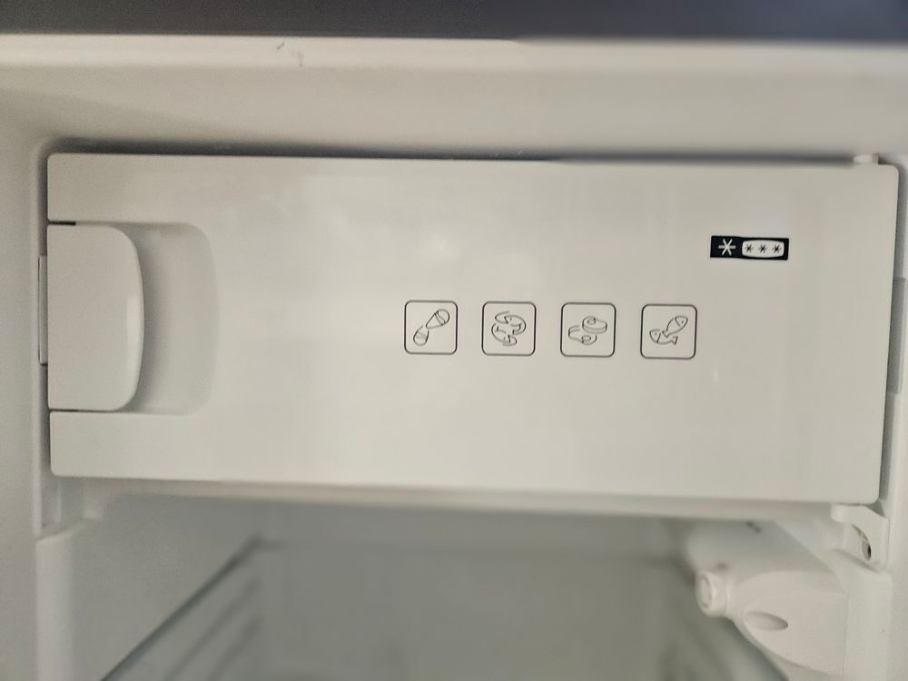 R&eacute;frig&eacute;rateur freezer tr&egrave;s bon &eacute;tat SABA Electrom�nager