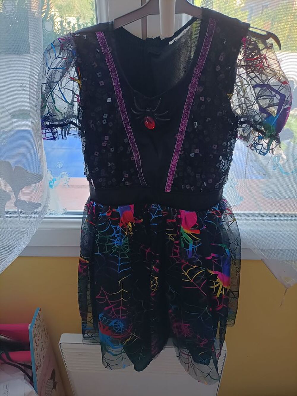 Deguisement sorci&egrave;re
Vêtements enfants