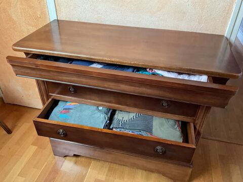 Commode Louis-Philippe en merisier massif patin�. 250 La M�zi�re (35)