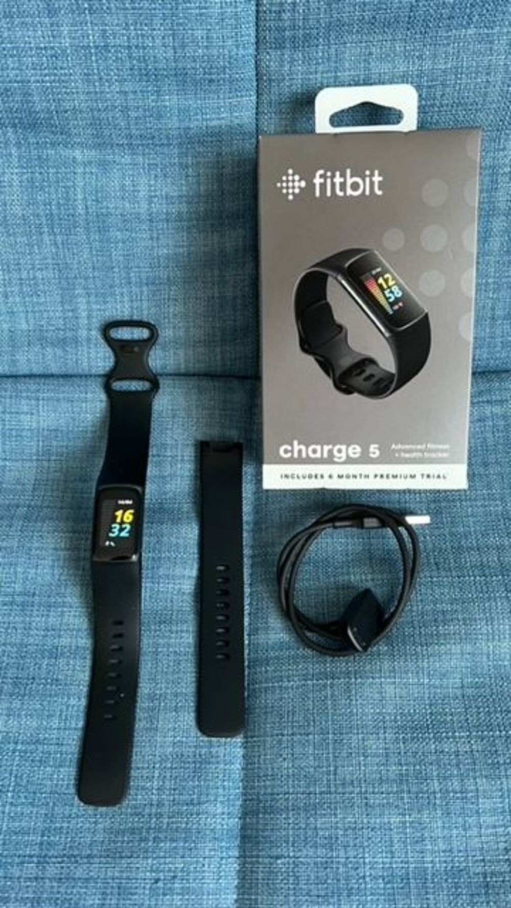 MONTRE BRACELET CONNECTEE TRACKER FITBIT CHARGE 5 noir Bijoux et montres