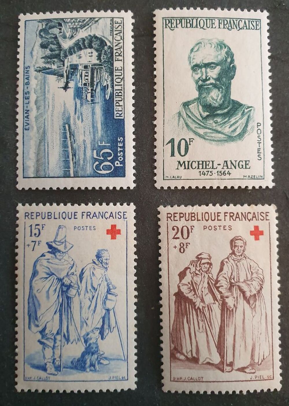 Entre 1131 et 1141 timbres avec charni&egrave;re 