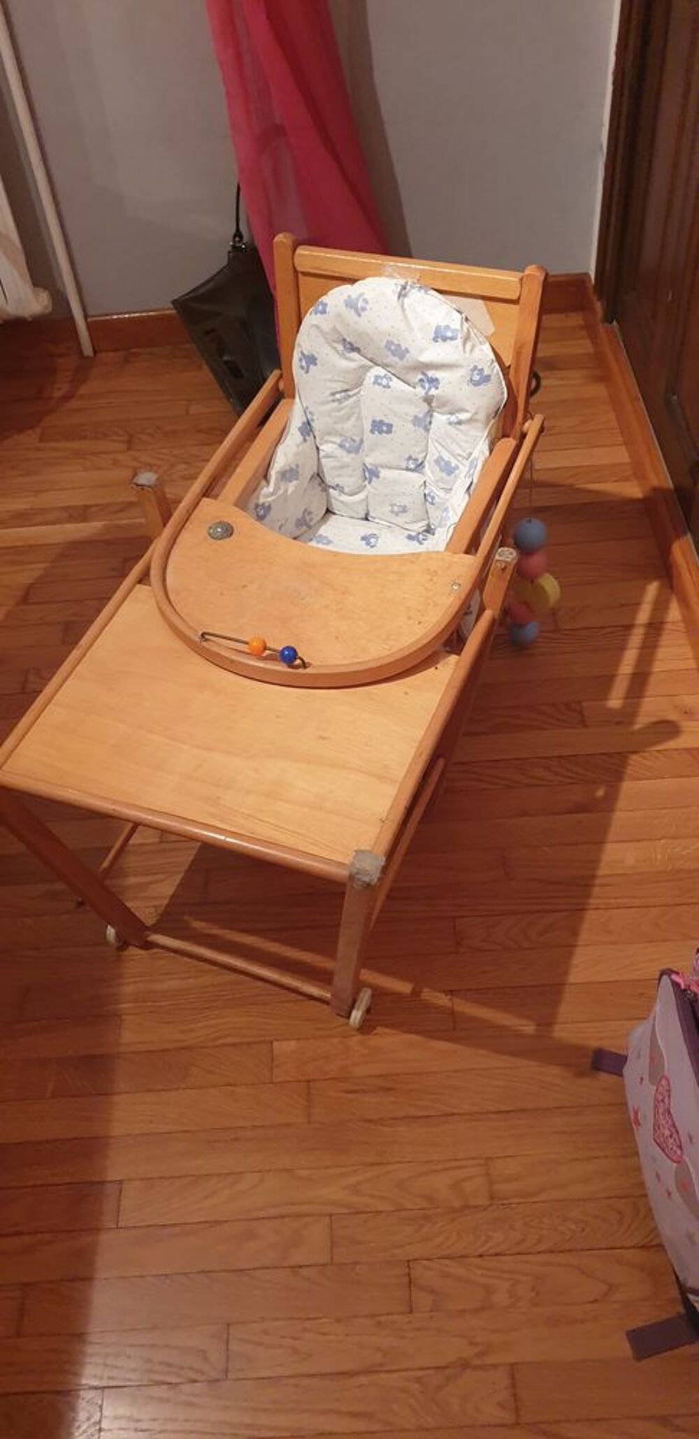 CHAISE AN BOIS CLAIR . Pu�riculture