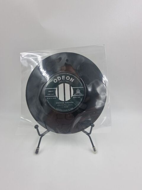 Vinyle 45 tours i 5 Rizzo : Sidewalk Serenade / Pipeline... 3 Vulbens (74)