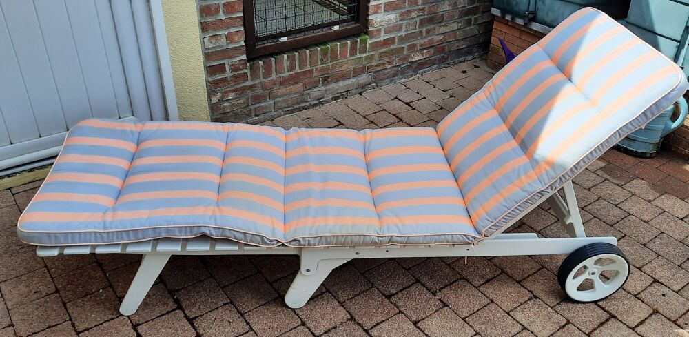 Chaise longue et chaises de jardin Meubles