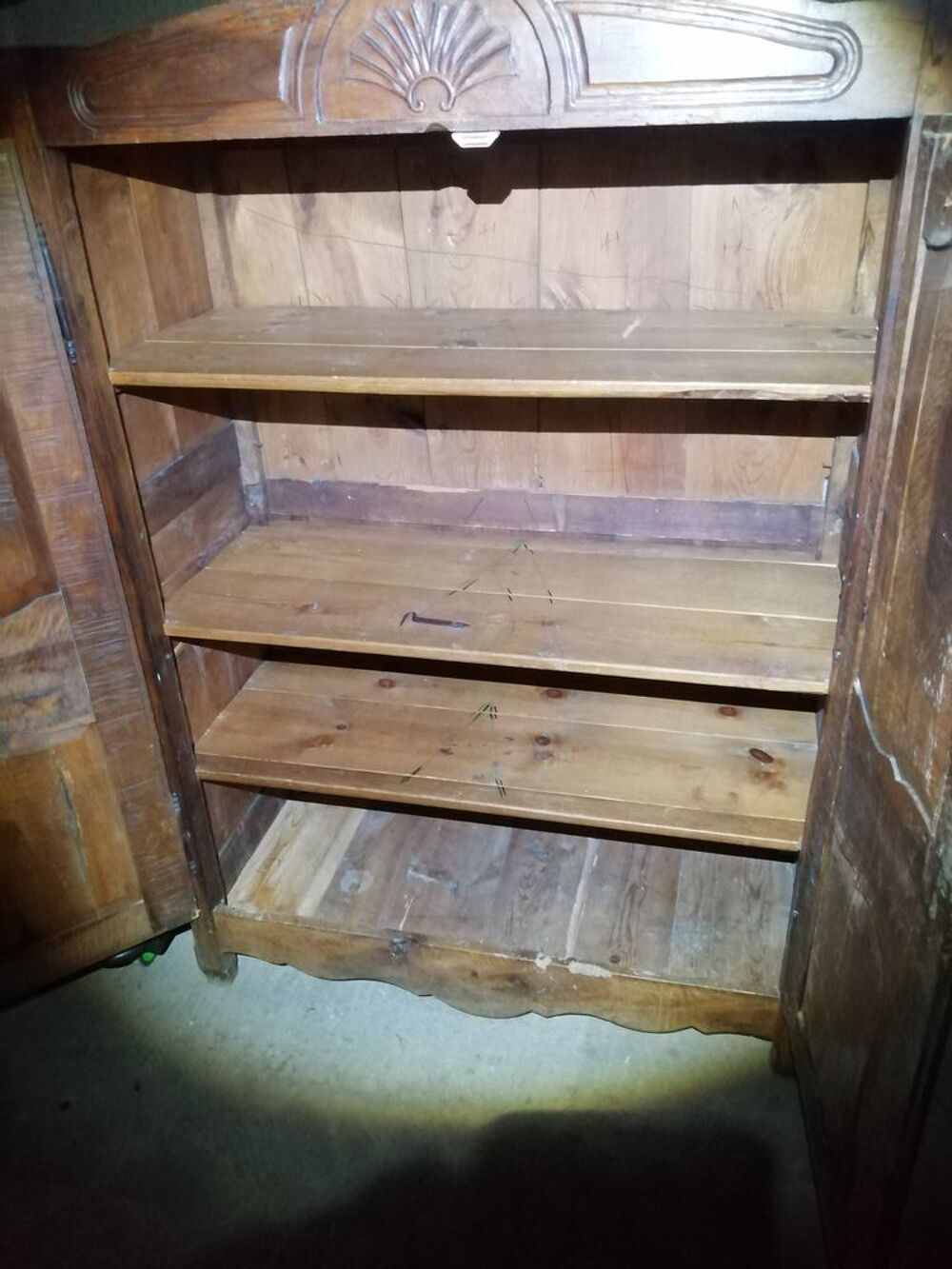 Armoire en bois massif Meubles