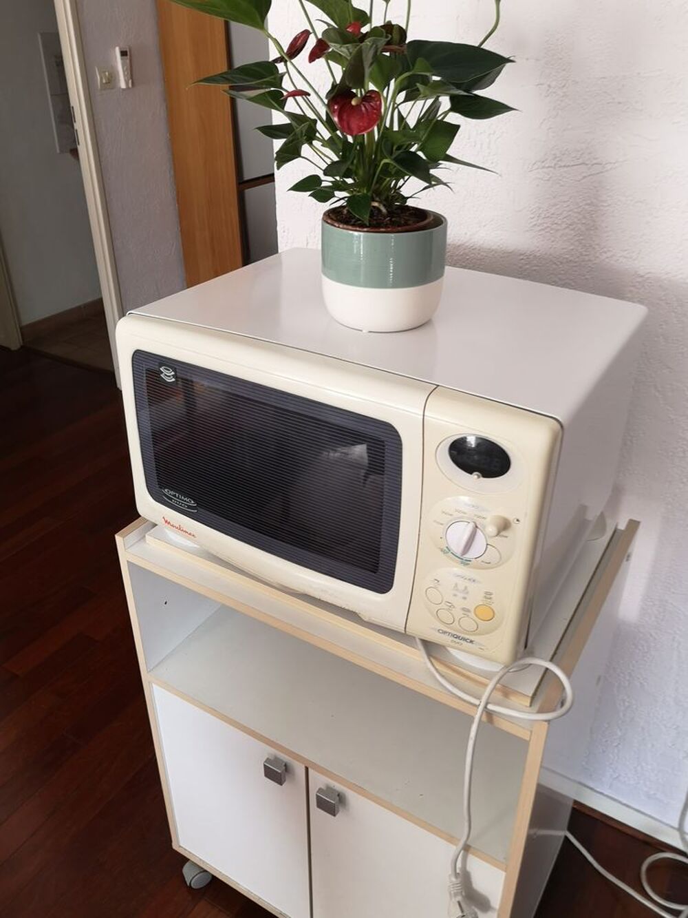 Meuble cuisine et micro ondes Meubles