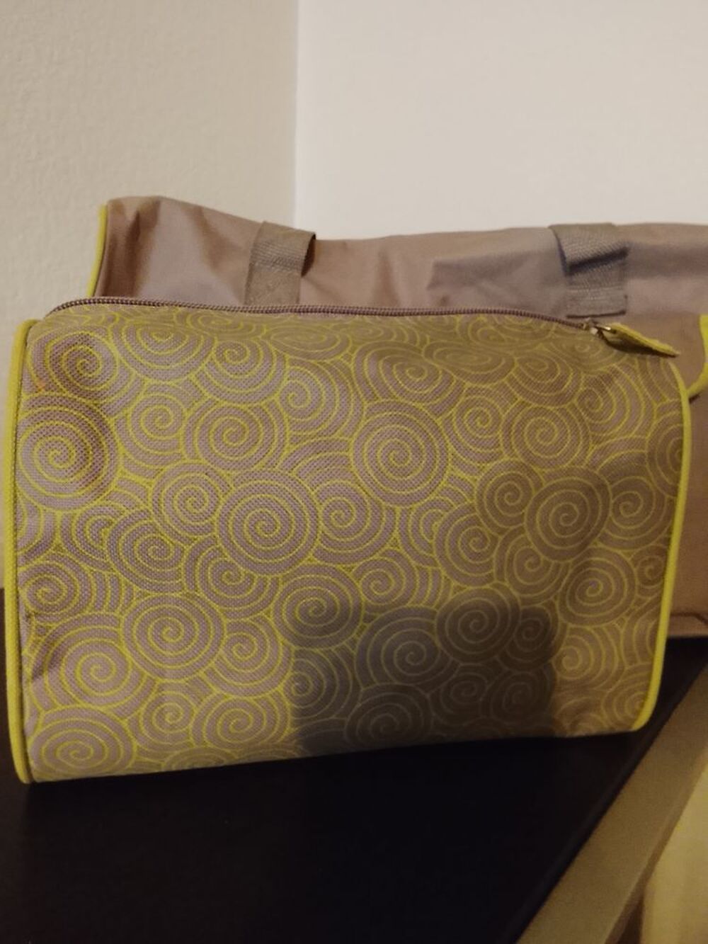 Lot sac de voyage trousse de toilette sac &agrave; linge Maroquinerie