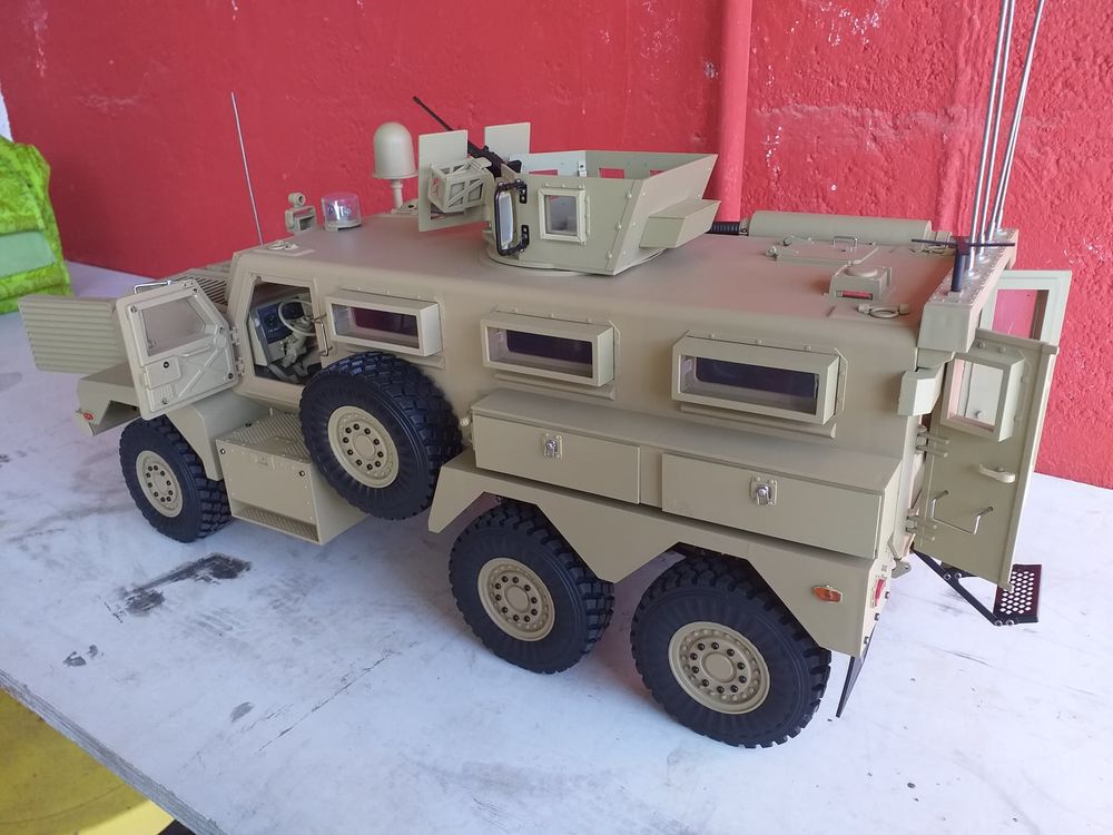 camion militaire US ARMY 6 WD 1/12SON ET FUMEE RTR. Jeux / jouets