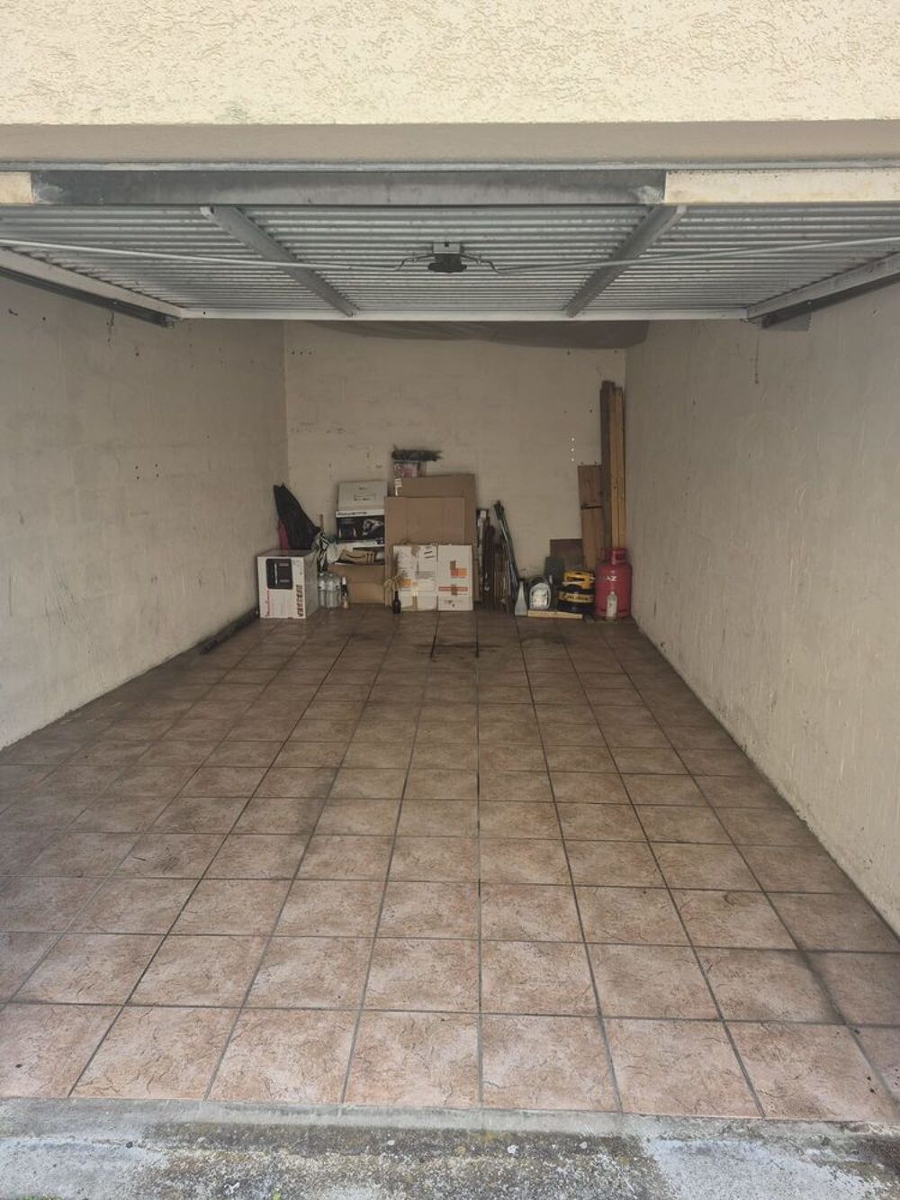 Vente Parking/Garage garage fermé de 20m2 ,carrelé au sol Louviers