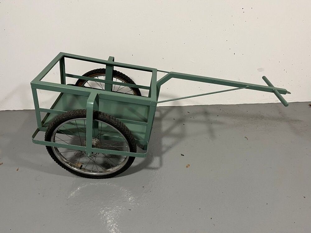 Remorque v&eacute;lo, ou &agrave; mains, en tr&egrave;s bon &eacute;tat. Bricolage