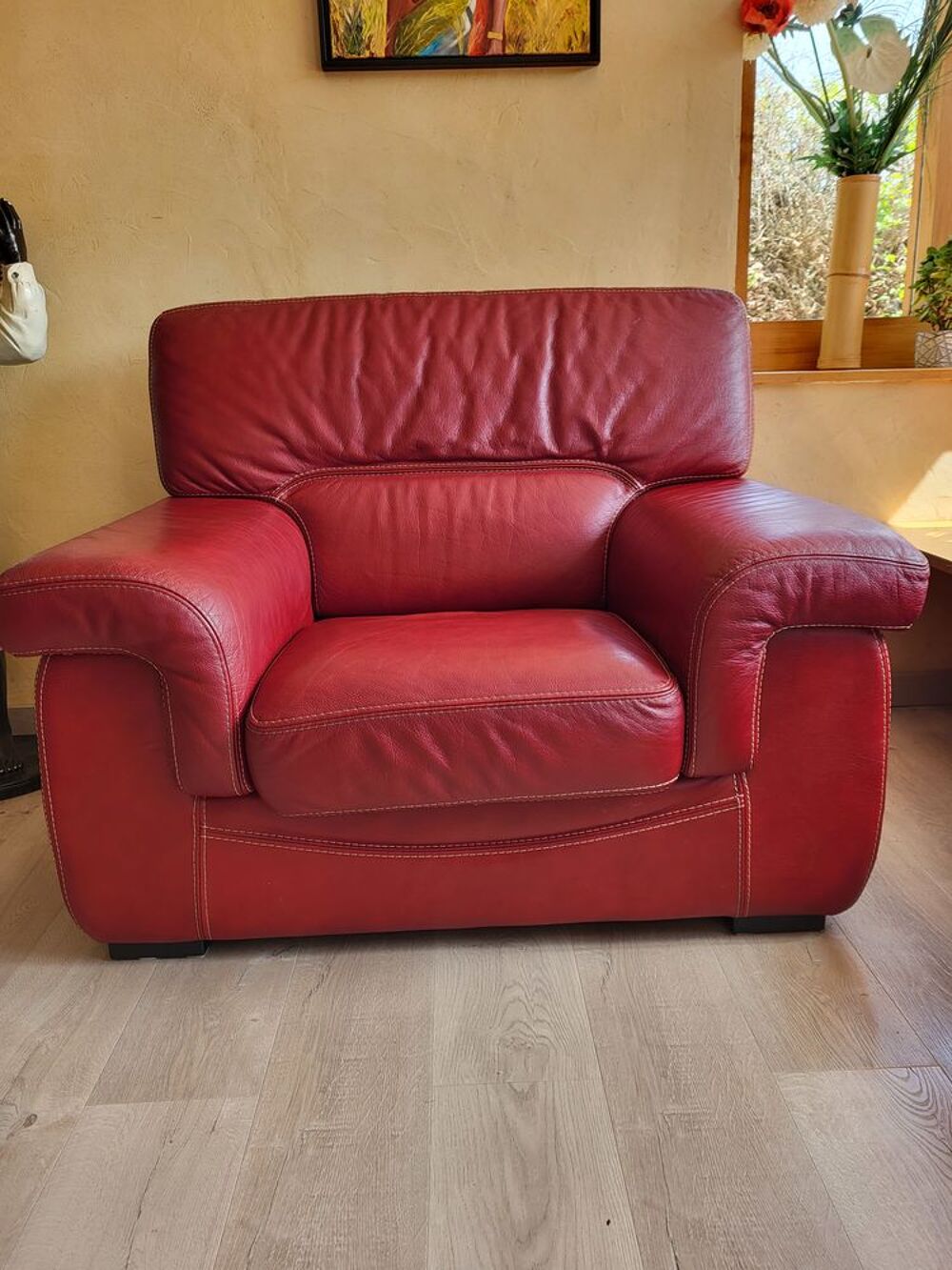 Fauteuil en cuir bordeaux (buffle) 
Meubles