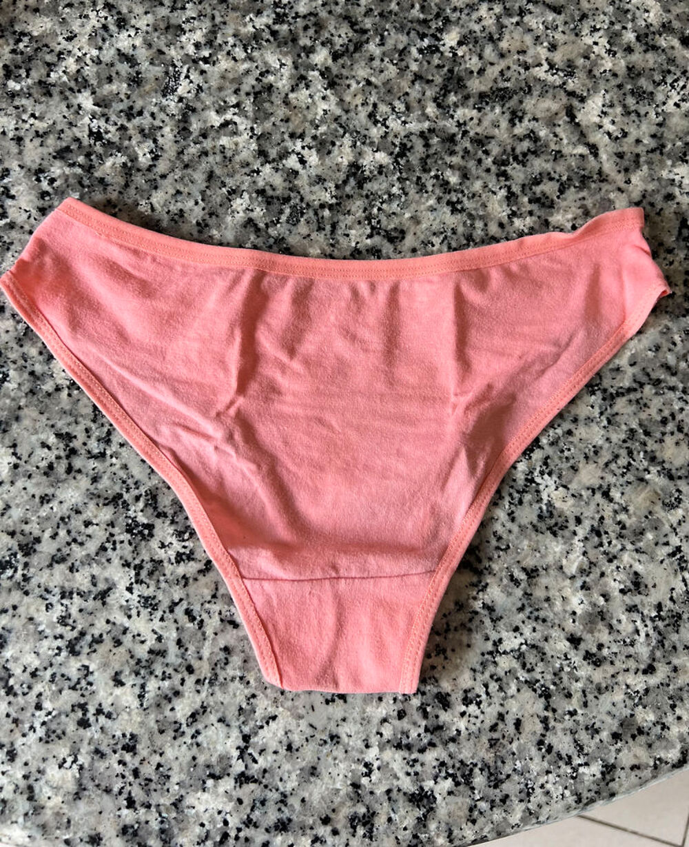Culotte Femme Rose. Taille XS/S. Neuve Jamais Port&eacute;e Vêtements