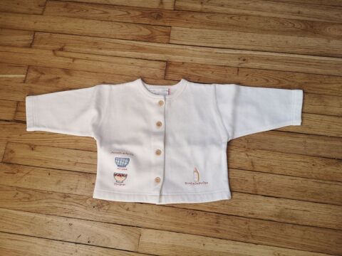 F 9 (4) - 12 mois - Gilet blanc - Portrait de famille 2 Paris 13 (75)