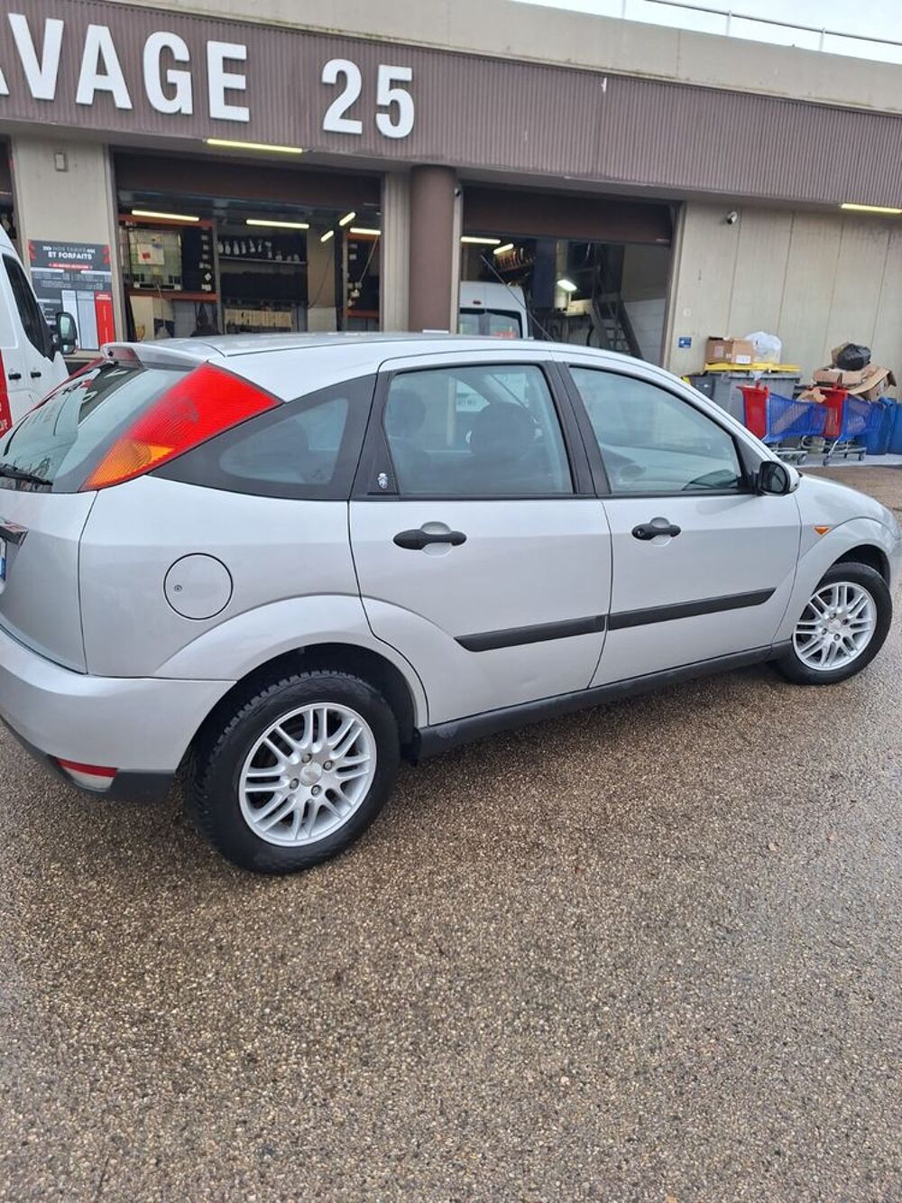 Focus 1.8 TDDi - 90 Ghia 2000 occasion 25000 Besançon