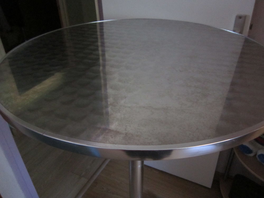 TABLE MANGE DEBOUT Meubles
