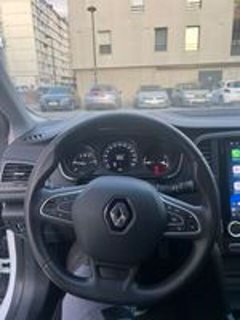 Megane IV M&eacute;gane IV Berline Blue dCi 95 Life 2016 occasion 73000 Chamb&eacute;ry