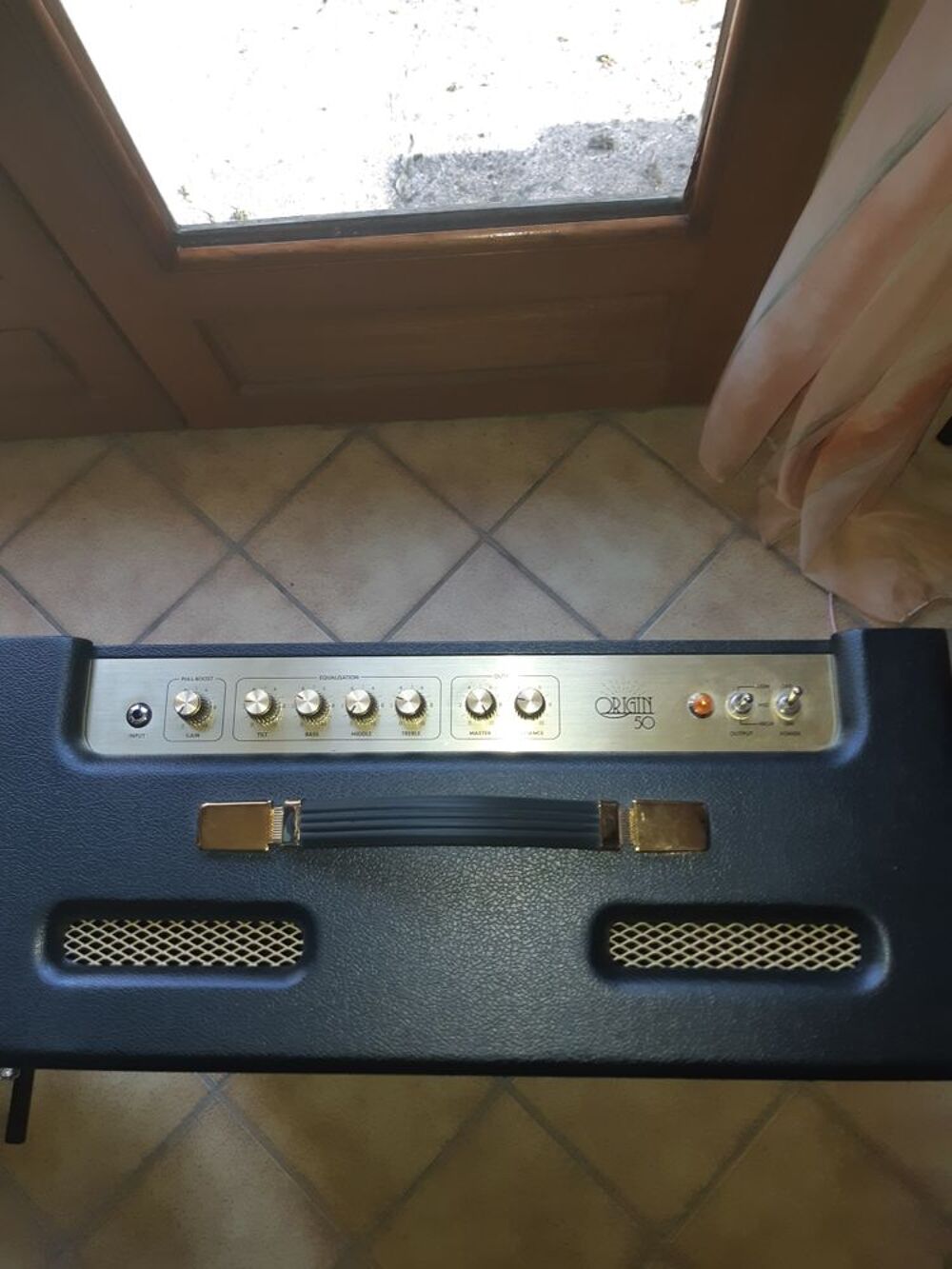 ampli Marshall &agrave; lampes 50 watts guitare de marque Cort Audio et hifi