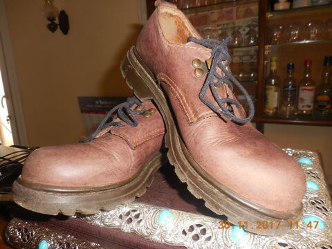 chaussures de marches t 35  9 S�te (34)