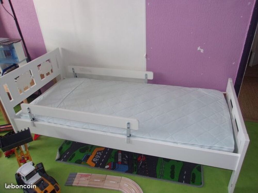 LIT ENFANT 1.60M X 0.70 M
TRES BON ETAT
Mobilier enfants