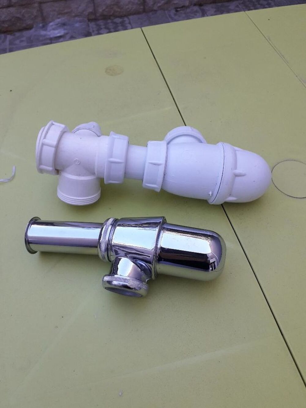 LOT DE DEUX SIPHONS D'EVIER Bricolage