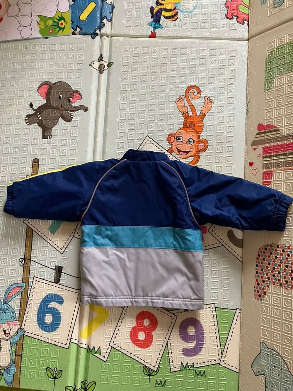 veste Adidas taille 6/9 mois Vêtements enfants