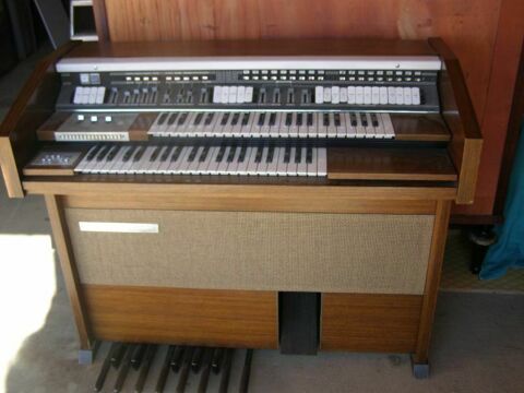 Orgue électronique RIHA  Syntone de Luxe  pour pièces 50 Saint-Pierre-les-Étieux (18)