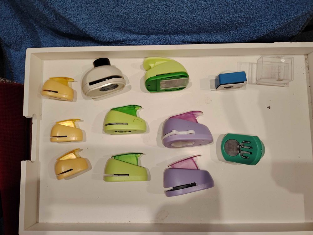 Poin&ccedil;ons pour enfants ou association. Jeux / jouets