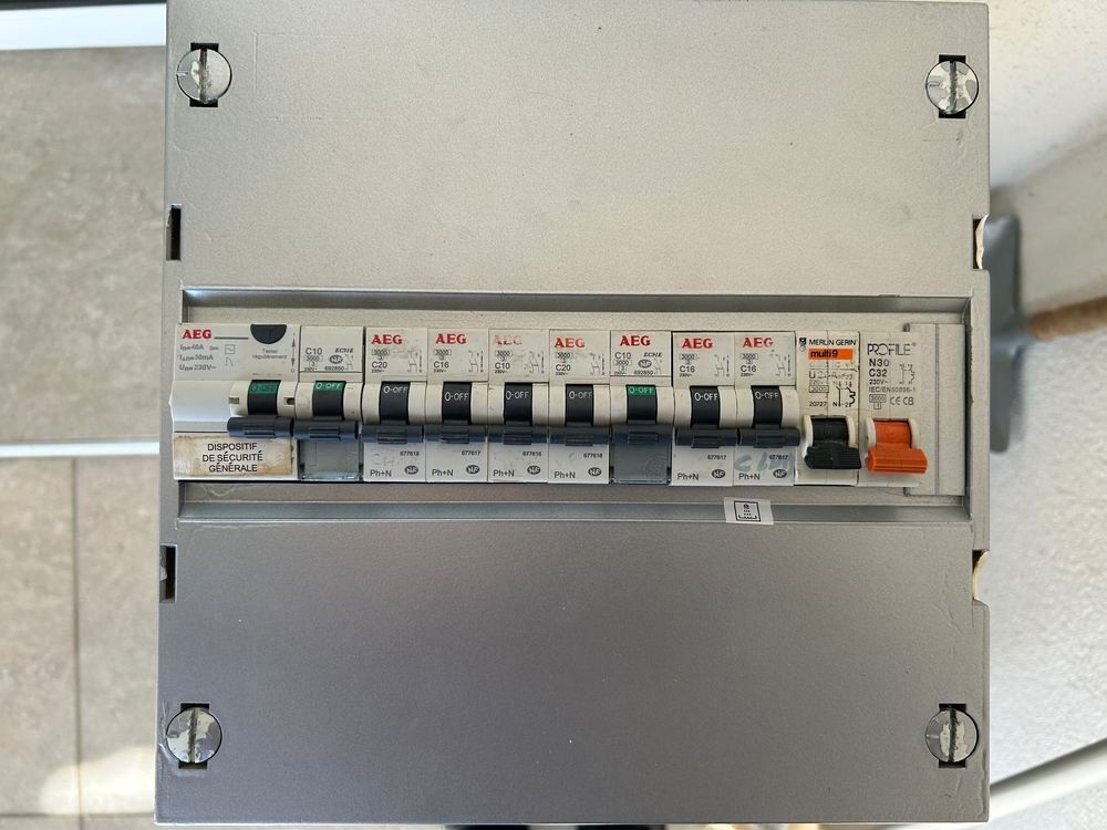 fusibles avec tableau &eacute;lectrique bon &eacute;tat Bricolage