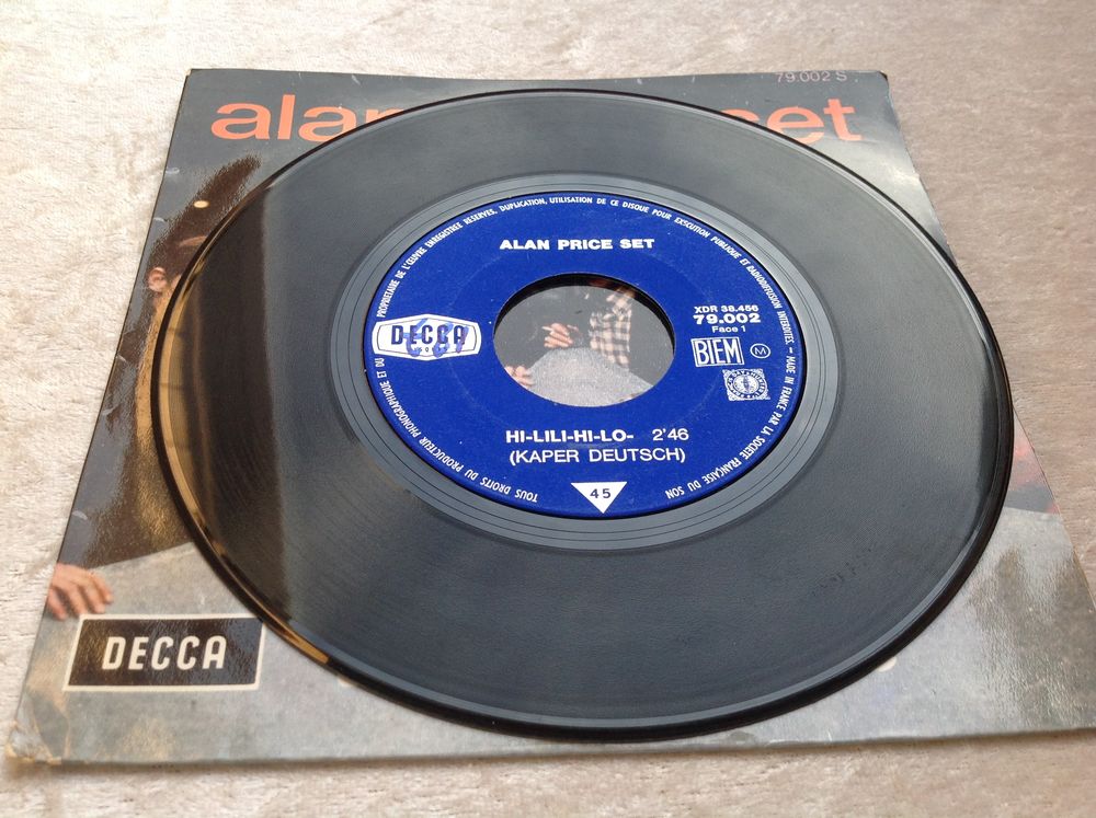 ALAN PRICE SET 45 TOURS HI-LILI-HI-LO Envoi possible
CD et vinyles