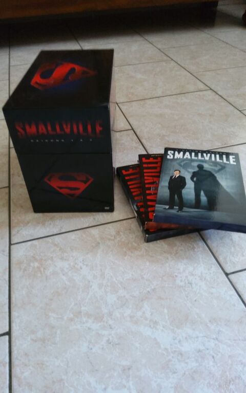 Coffret collector dvd  Smallville  60 Juillan (65)