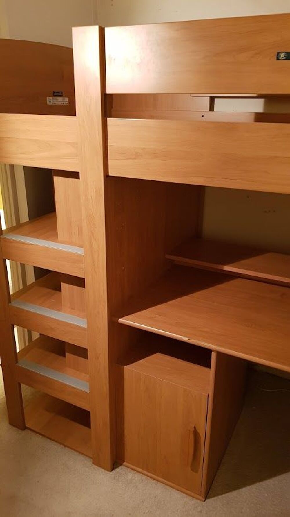 Lit mezzanine avec bureau et Meubles