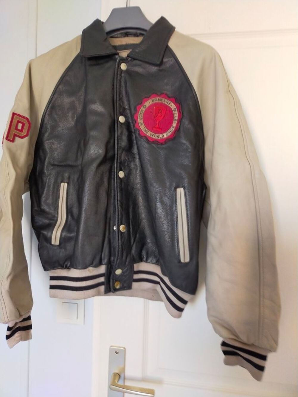 Prix 490 EUROS CUIR Vêtements
