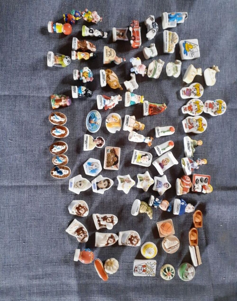 Lot de 126 f&egrave;ves 