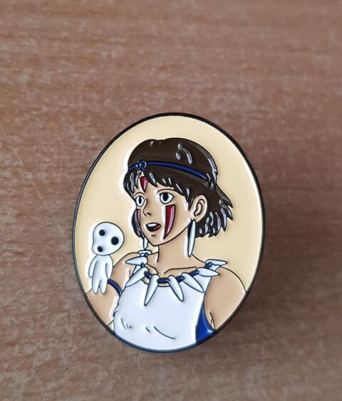 badge broche pins pin's en m�tal �maill� princesse mononok� 4 Carnon Plage (34)