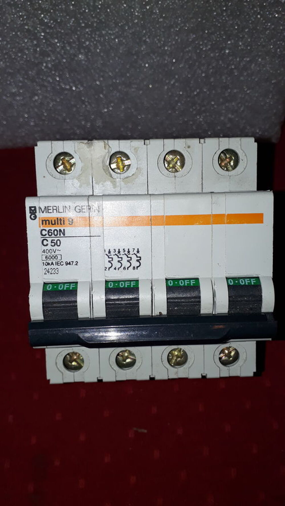 Merlin Gerin 24233 - Disjoncteur tetrapolaire C60N Bricolage