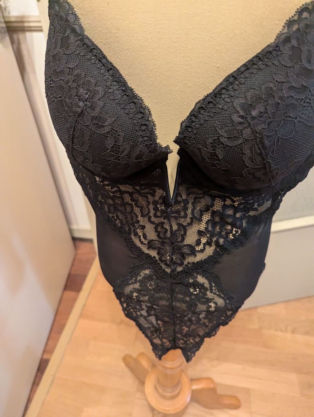 Body noir en dentelle Vêtements