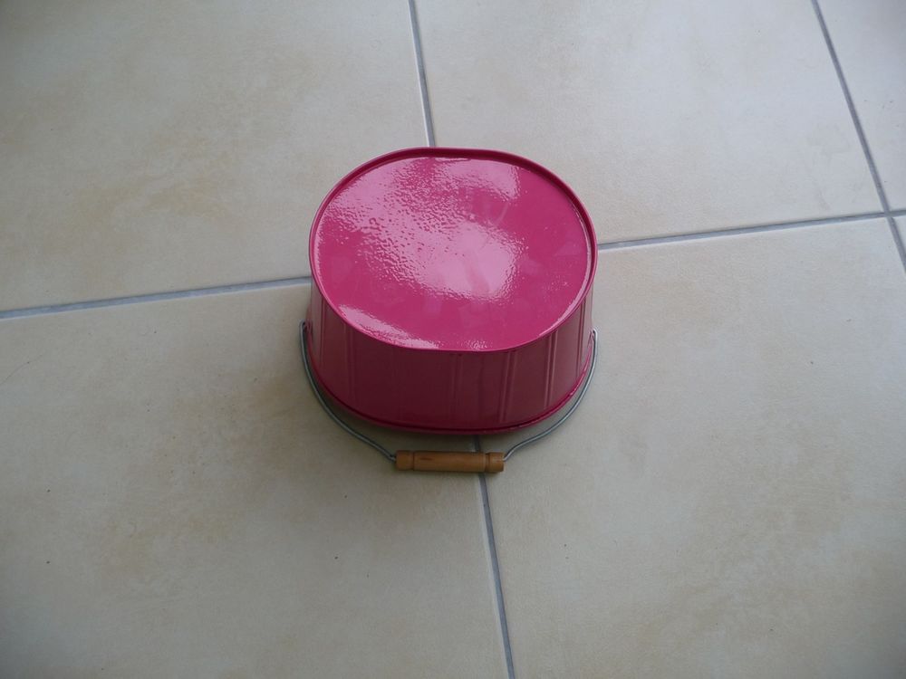 Joli panier ou seau forme ovale m&eacute;tal laqu&eacute; rose - Neuf Décoration
