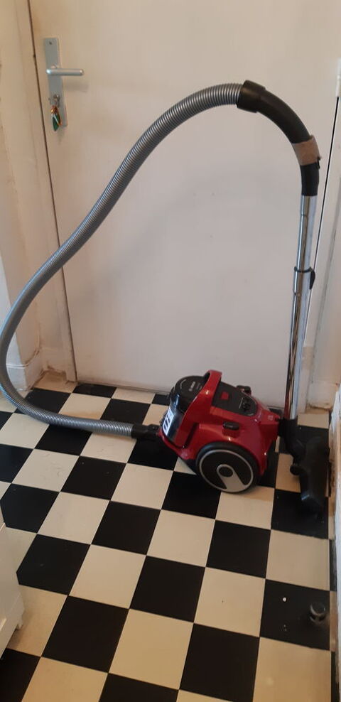 ASPIRATEUR TRAINEAU BOSCH BGC05AAA2 sans sac 20 Le Blanc-Mesnil (93)