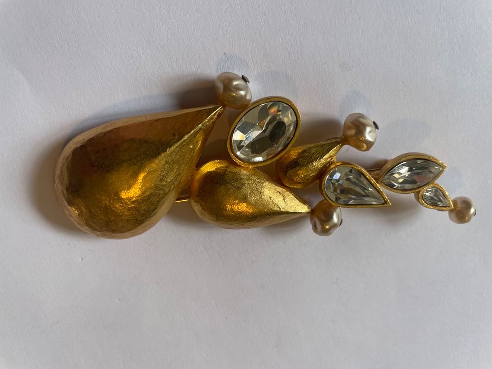 Broche &eacute;pi dor&eacute; GM strass crystal ANTIGONA Bijoux et montres
